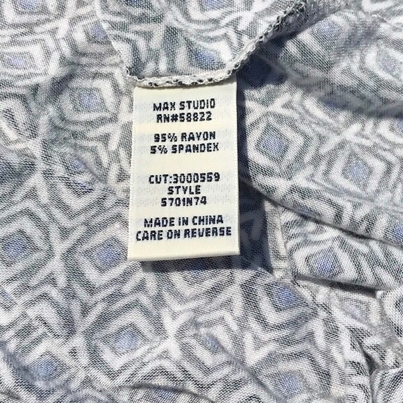 Max Studio Black White Blue Sleeveless Printed V Neck Elastic Waist Top Size Med - Picture 12 of 15